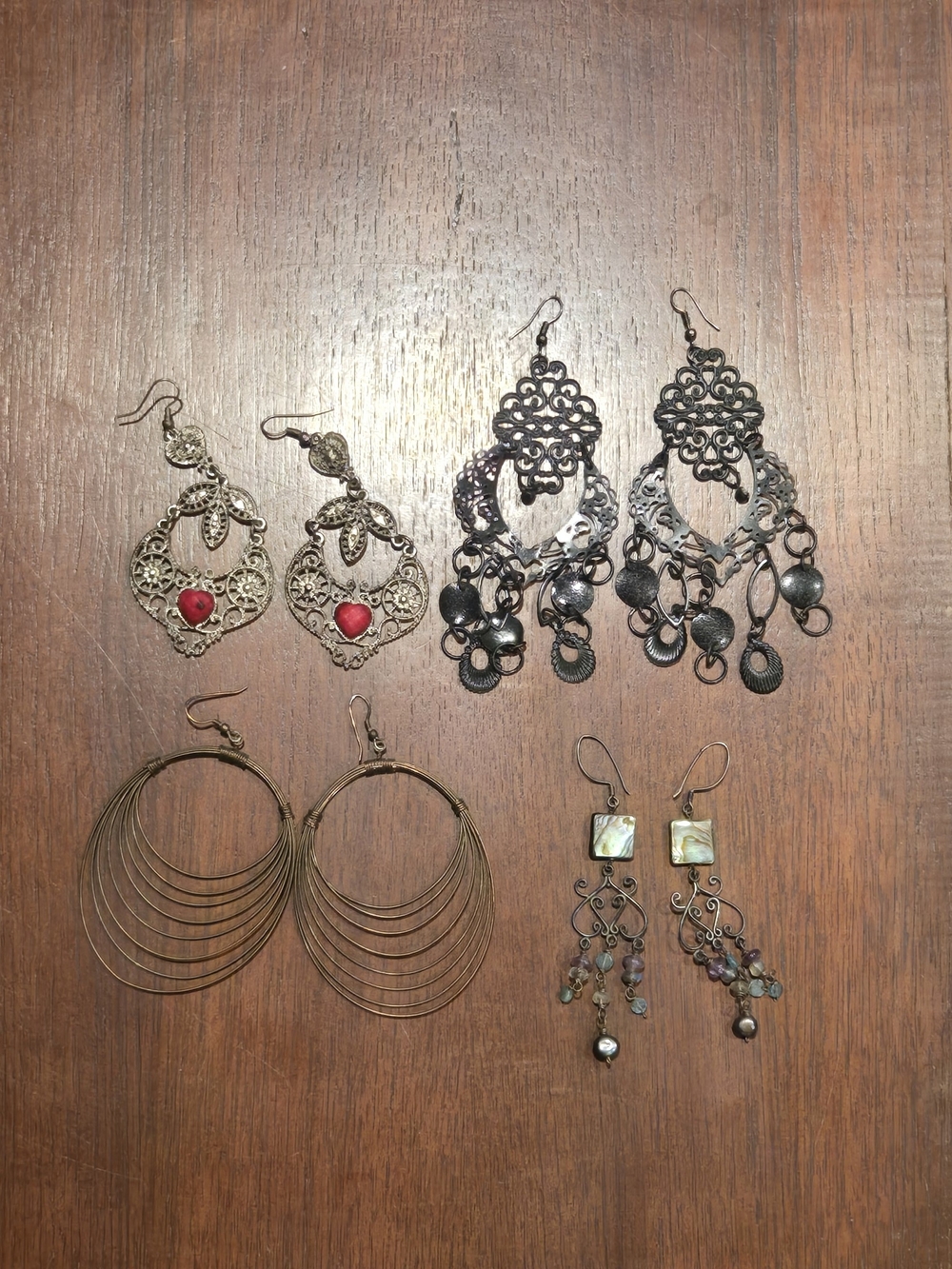 4 Sets Of Women’s Fashion Earrings